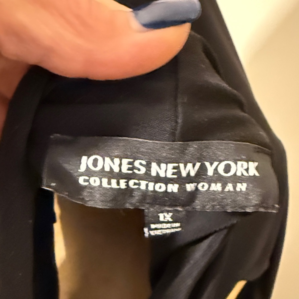 Jones New York Black Sleeveless Blouse - Picture 3 of 7